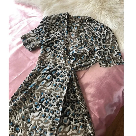 Leopard
grey/blue print midi dress - Picture 2 of 8